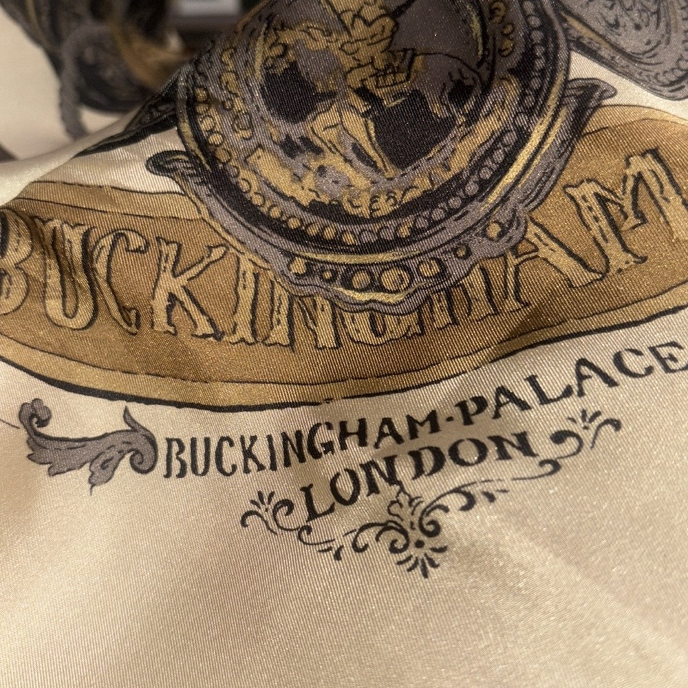 Buckingham Palace London Cream and Brown Scarf